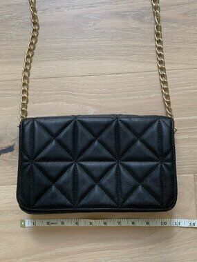 Black Purse with Gold Chain Strap Forever 21